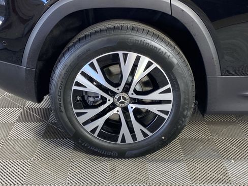 Used 2025 Mercedes-Benz GLB 250 4MATIC image 10