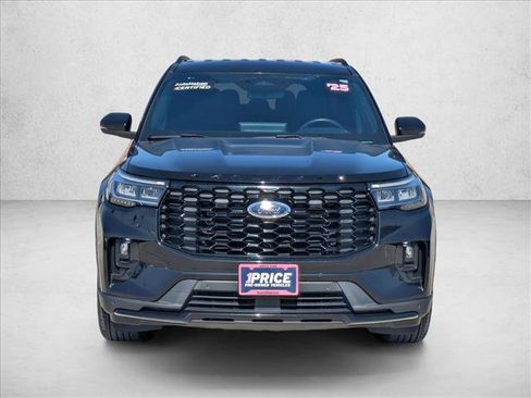 Certified 2025 Ford Explorer ST-Line w/ Premium Package RWD image 2