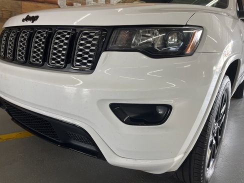 Used 2018 Jeep Grand Cherokee Altitude image 10