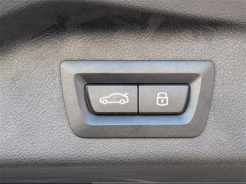 Used 2025 BMW X7 M60i w/ Executive Package image 15