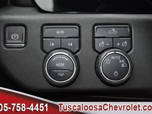 Used 2023 Chevrolet Silverado 1500 LT AWD/4WD image 36