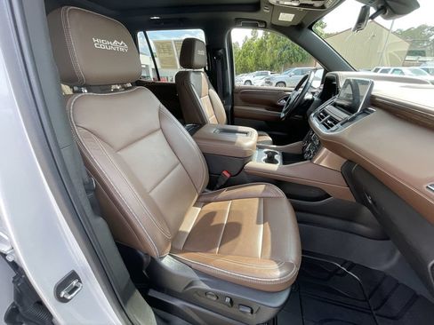 Certified 2022 Chevrolet Tahoe High Country AWD/4WD image 29