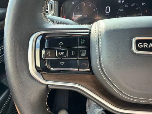 Used 2023 Jeep Grand Wagoneer Series II AWD/4WD image 30