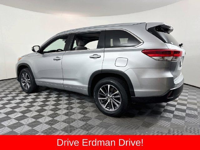 Used 2018 Toyota Highlander XLE FWD image 21