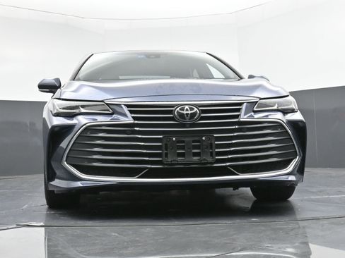 Used 2022 Toyota Avalon Limited image 21
