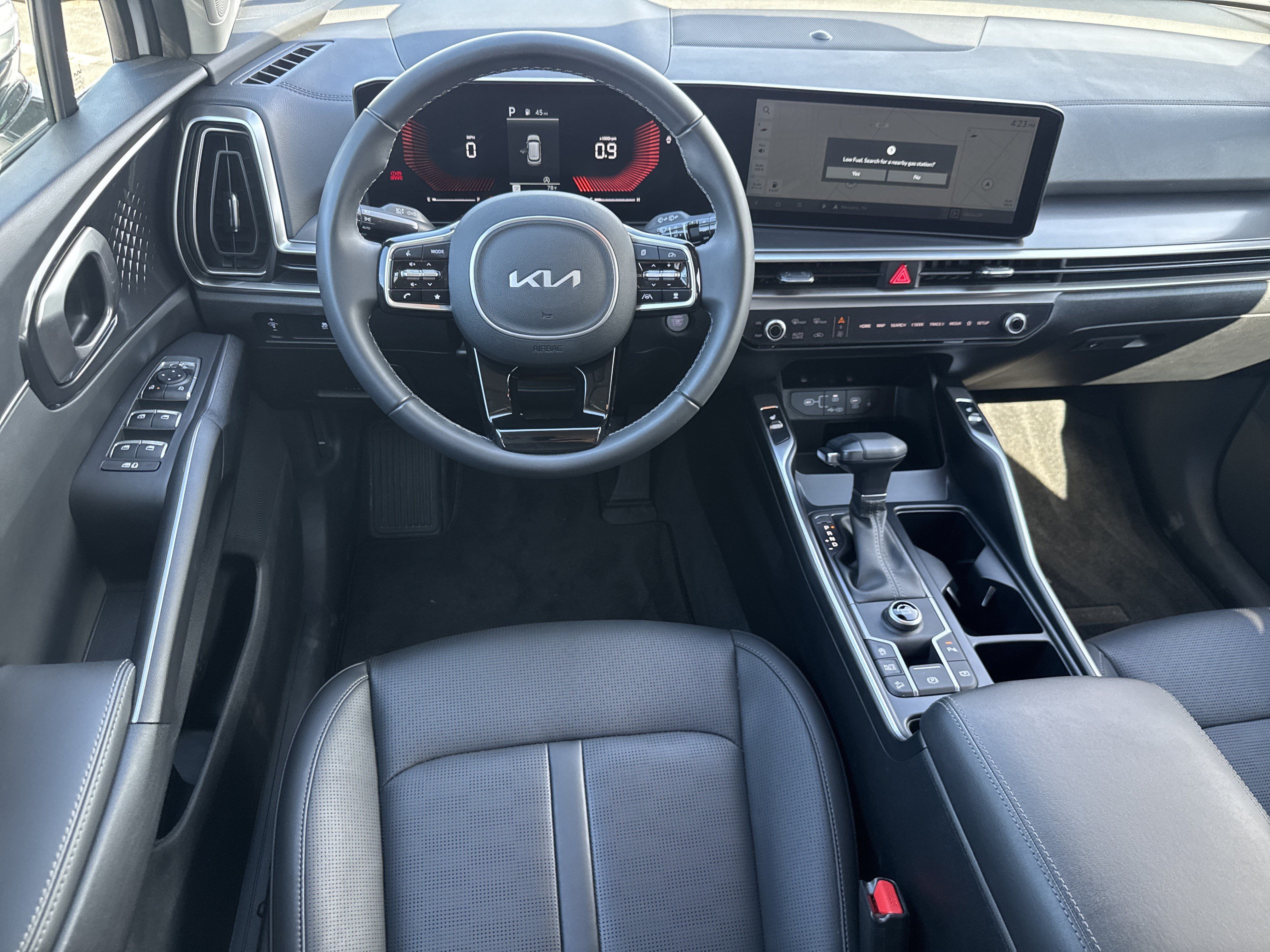 Used 2025 Kia Sorento S FWD image 12