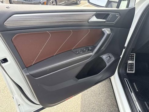 Used 2022 Volkswagen Tiguan SEL R-Line image 19