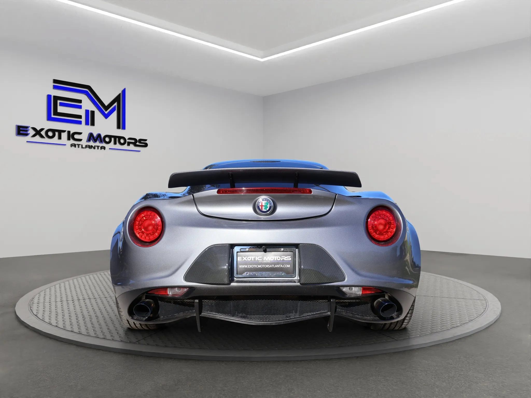 Used 2017 Alfa Romeo 4C Coupe RWD image 5