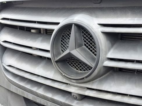 Used 2020 Mercedes-Benz Sprinter 2500 image 33