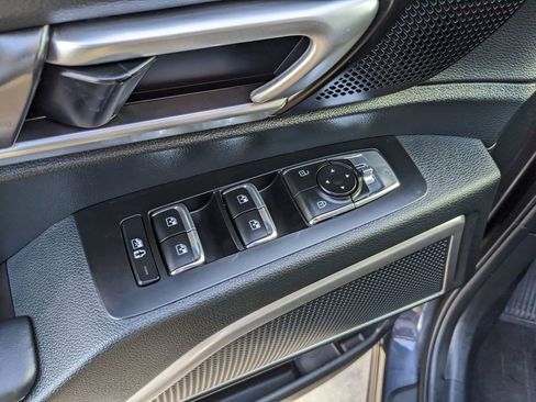 Used 2025 Kia Telluride S image 18