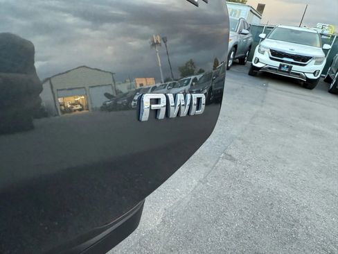 Used 2020 Chevrolet Equinox LS image 22