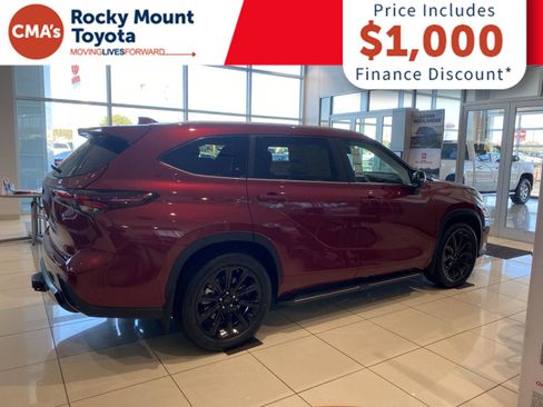 New 2026 Toyota Highlander XLE image 8