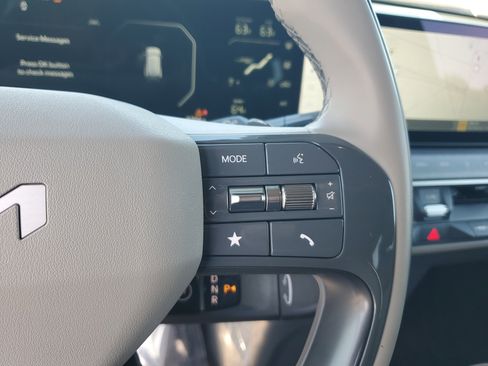 Used 2026 Kia EV9 Wind image 25