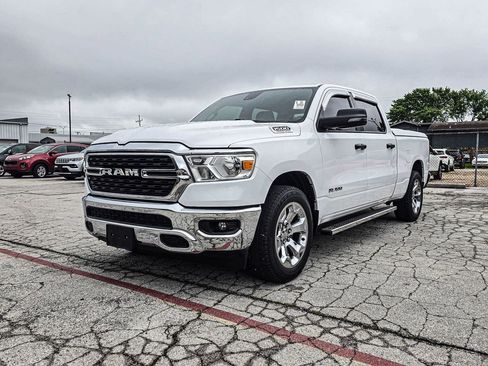 Used 2023 RAM 1500 Big Horn AWD/4WD image 3