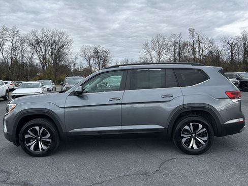 Used 2024 Volkswagen Atlas SE image 3