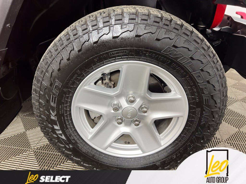 Used 2023 Jeep Gladiator Sport AWD/4WD image 13