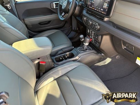 New 2026 Jeep Gladiator Mojave AWD/4WD image 11