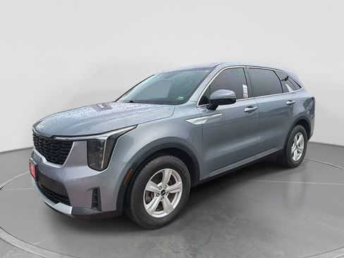 Used 2024 Kia Sorento LX FWD image 8
