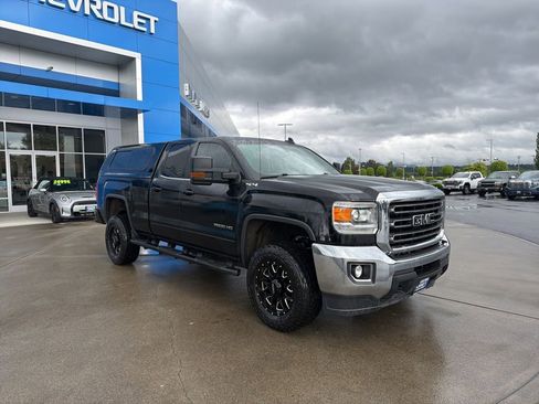 Used 2017 GMC Sierra 2500 SLE w/ HD SLE Preferred Plus Package AWD/4WD image 7