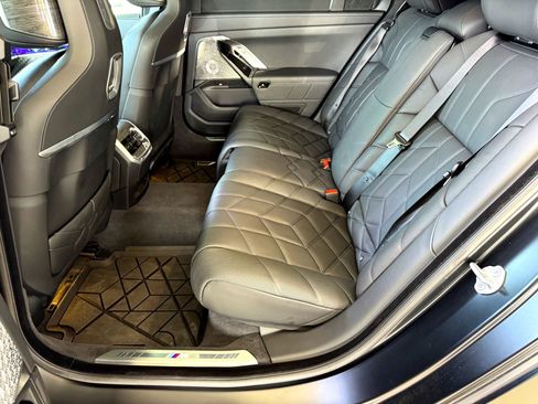 Used 2024 BMW 760i xDrive image 28