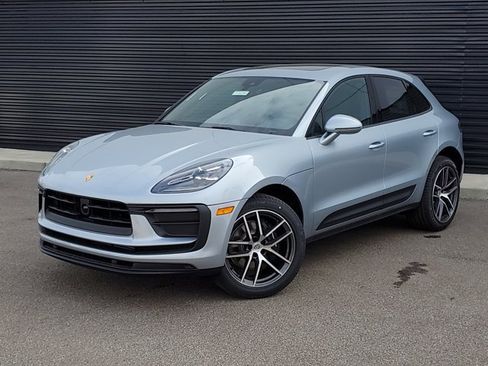 Used 2025 Porsche Macan AWD/4WD image 1