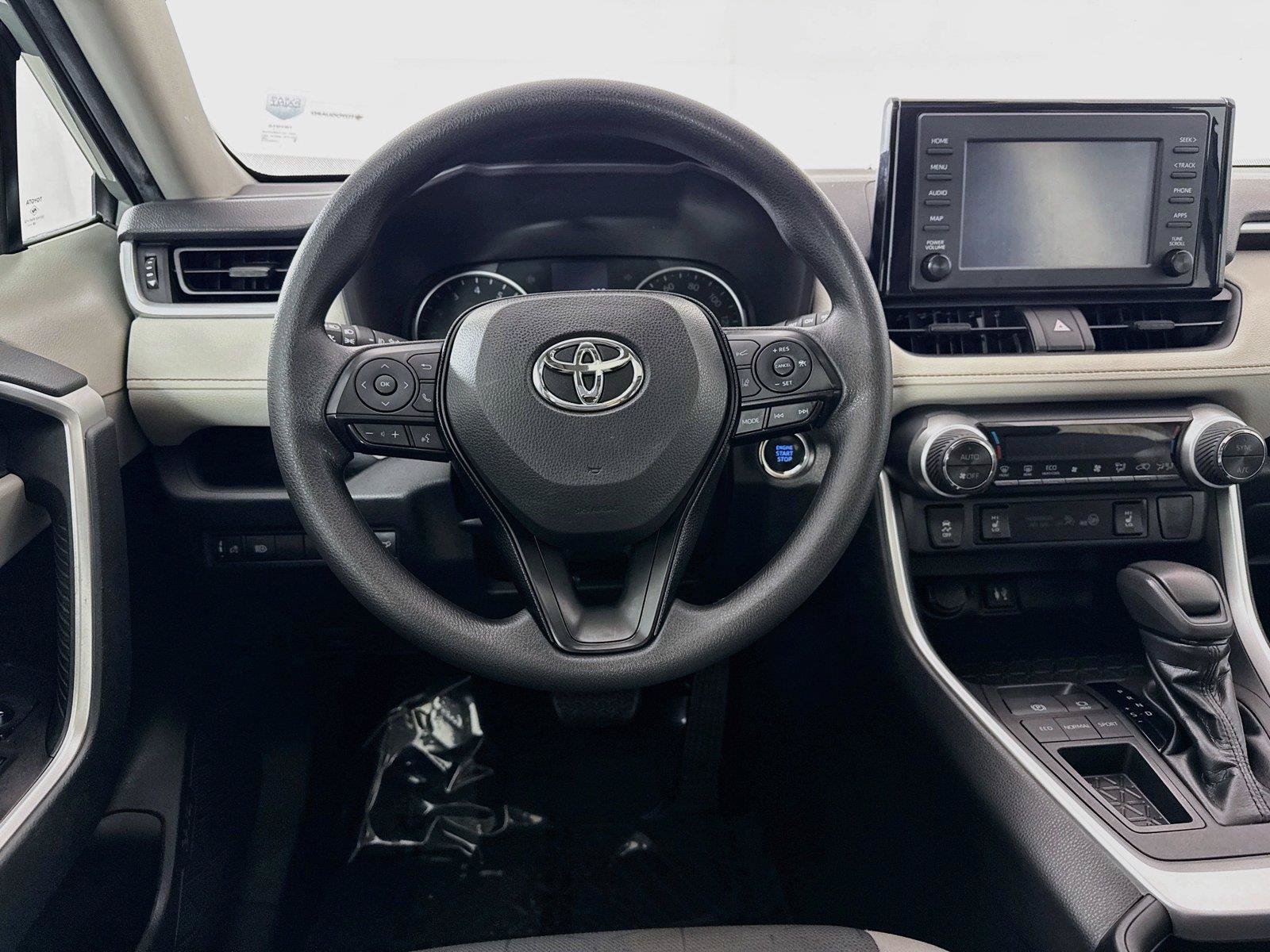 Used 2019 Toyota RAV4 XLE w/ Convenience Package FWD image 31