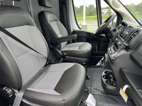 New 2025 RAM ProMaster 2500 w/ Convenience Group image 28