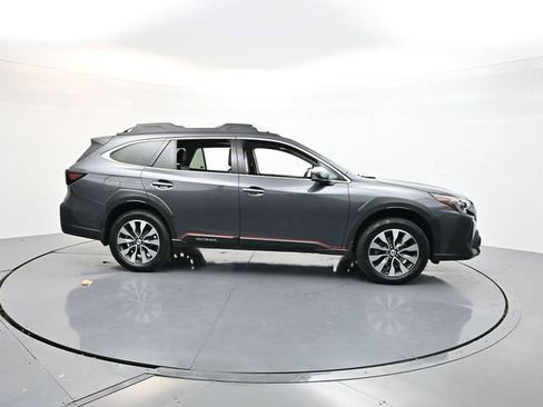 Used 2023 Subaru Outback Touring image 10