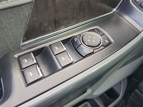 Used 2022 Ford F150 Lariat w/ Max Trailer Tow Package image 19