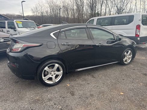 Used 2017 Chevrolet Volt LT w/ Comfort Package FWD image 8