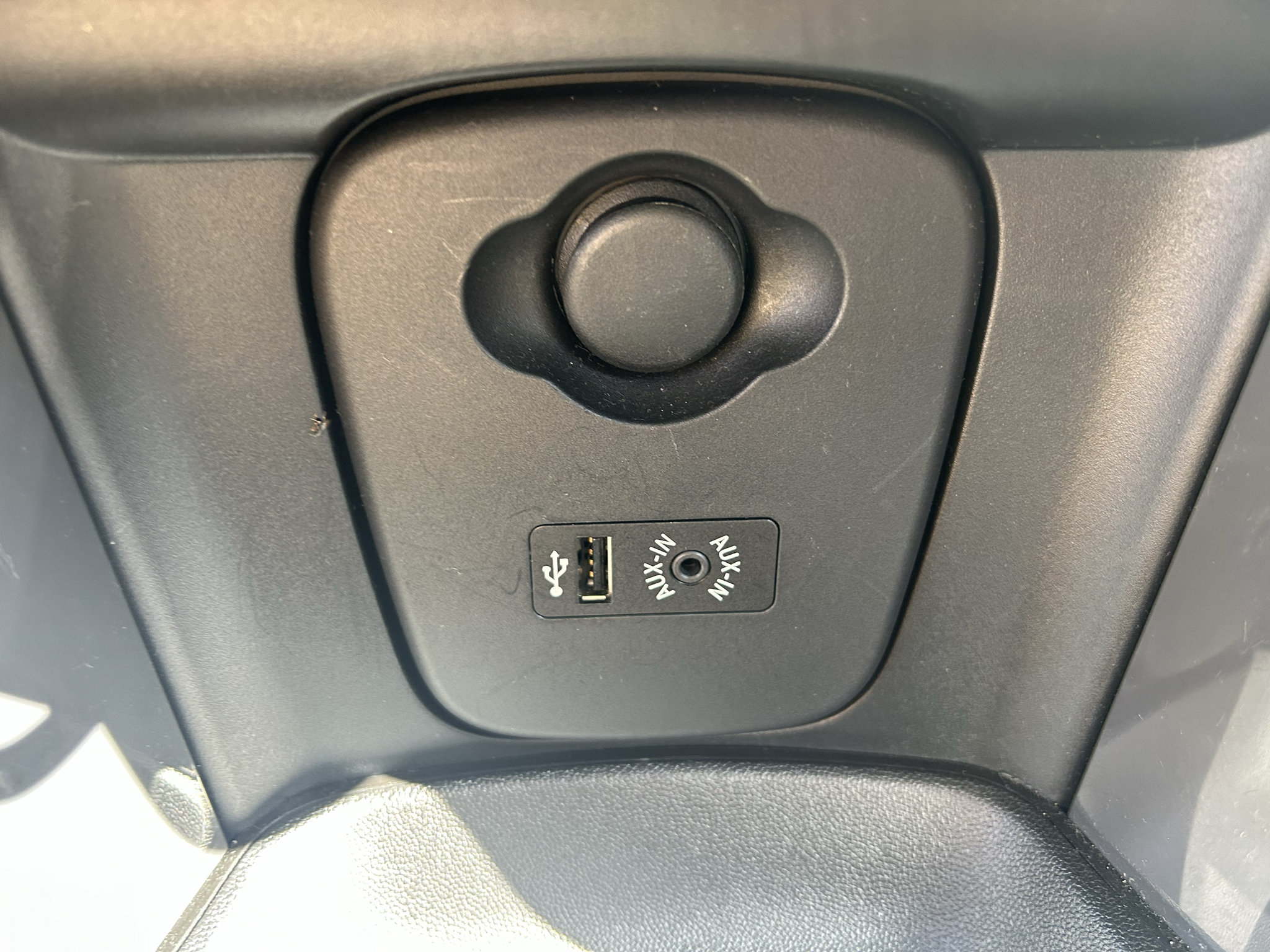 Used 2015 MINI Cooper 2-Door Hardtop FWD image 13