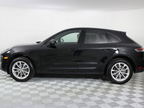 Used 2025 Porsche Macan image 2