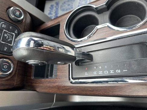 Used 2013 Ford F150 Lariat w/ Luxury Equipment Group image 18