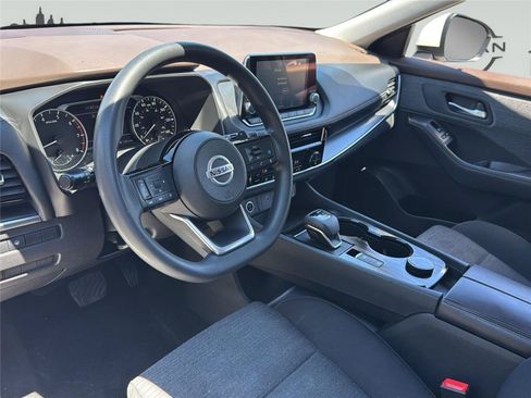 Used 2021 Nissan Rogue SV AWD/4WD image 10