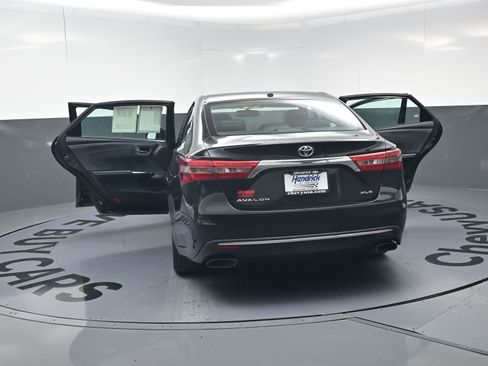 Used 2016 Toyota Avalon XLE Premium image 28