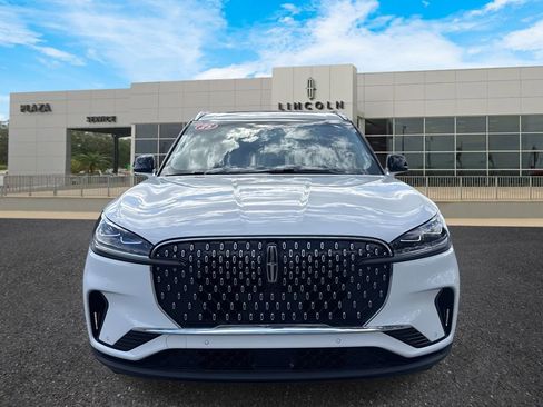 Certified 2025 Lincoln Aviator Reserve w/ Equipment Group 201A image 8