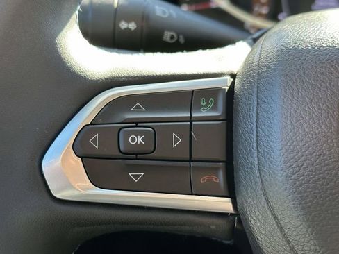 Certified 2022 Jeep Compass Latitude image 11