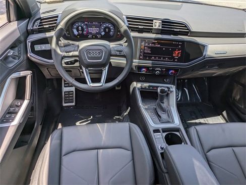 Used 2025 Audi Q3 2.0T Premium image 18