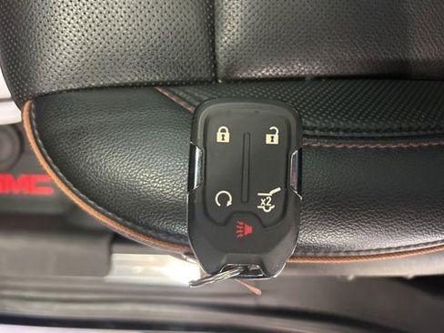 Used 2022 GMC Acadia AT4 image 39