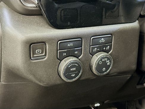 Used 2023 Chevrolet Silverado 1500 LT AWD/4WD image 17