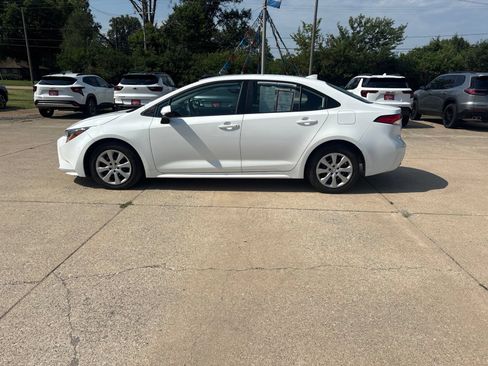 Used 2024 Toyota Corolla LE FWD image 6