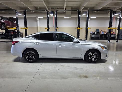 Used 2019 Nissan Altima 2.5 S FWD image 8