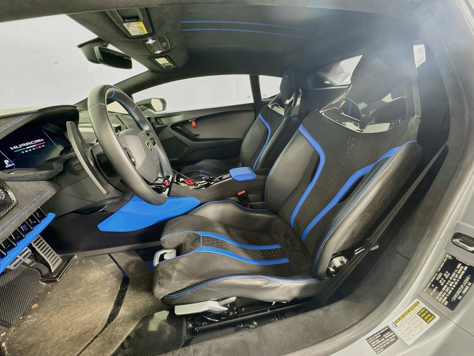 Used 2023 Lamborghini Huracan Tecnica RWD image 8