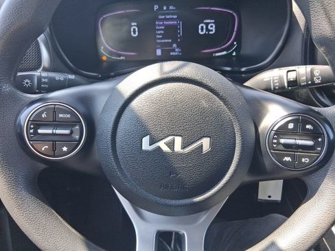 Used 2025 Kia Soul LX FWD image 16