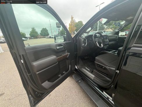 Used 2021 GMC Sierra 1500 Elevation w/ LPO, Elevation Black Package AWD/4WD image 8