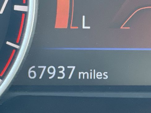 Used 2017 Nissan Maxima SR image 8