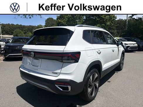 New 2026 Volkswagen Taos SE AWD/4WD image 5