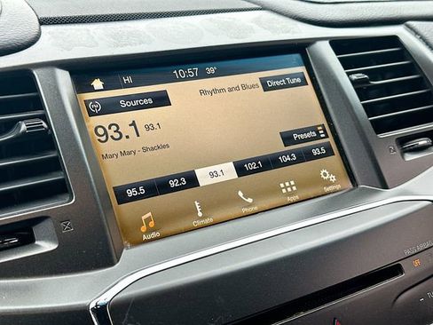 Used 2016 Lincoln MKS image 15