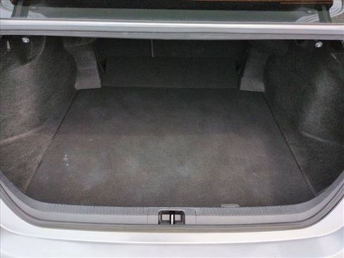 Used 2019 Toyota Camry SE FWD image 10