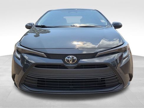 Used 2026 Toyota Corolla LE FWD image 3